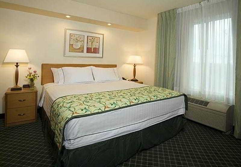 Fairfield Inn And Suites By Marriott Tampa Brandon Heartland Bilik gambar